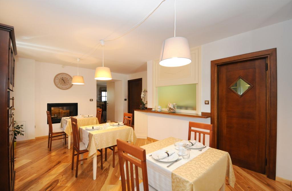 Bed & Breakfast Korta Gira Buici  ภายนอก รูปภาพ