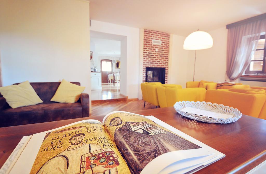 Bed & Breakfast Korta Gira Buici  ภายนอก รูปภาพ