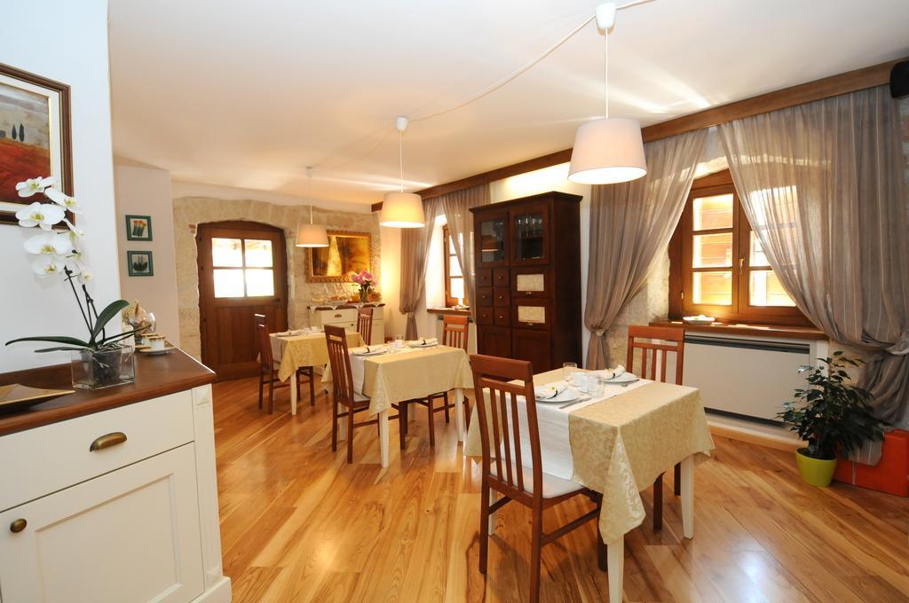 Bed & Breakfast Korta Gira Buici  ภายนอก รูปภาพ